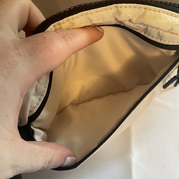 Lululemon Everywhere Offwhite White Nylon Black Belt Fanny Pack Bag Purse - Picture 5 of 12